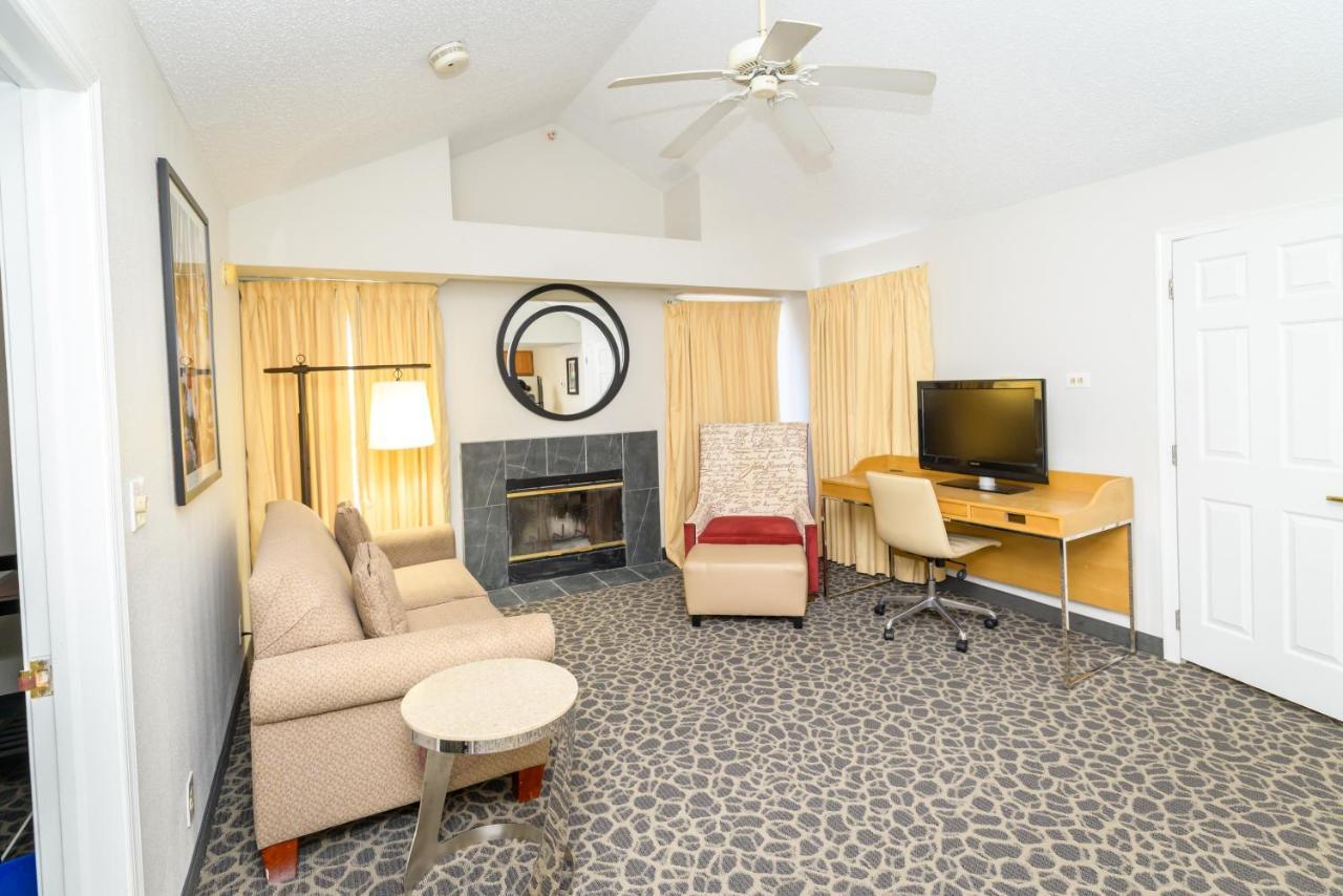 Philadelphia Suites At Airport - An Extended Stay Hotel Extérieur photo