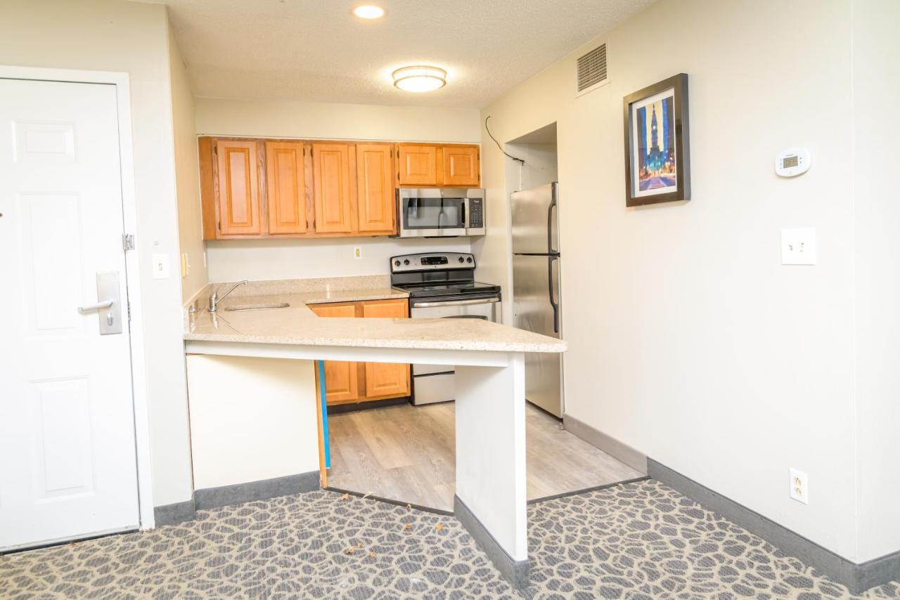 Philadelphia Suites At Airport - An Extended Stay Hotel Extérieur photo